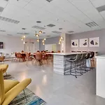 3Br Penthouse With European Flair N Amazing Views